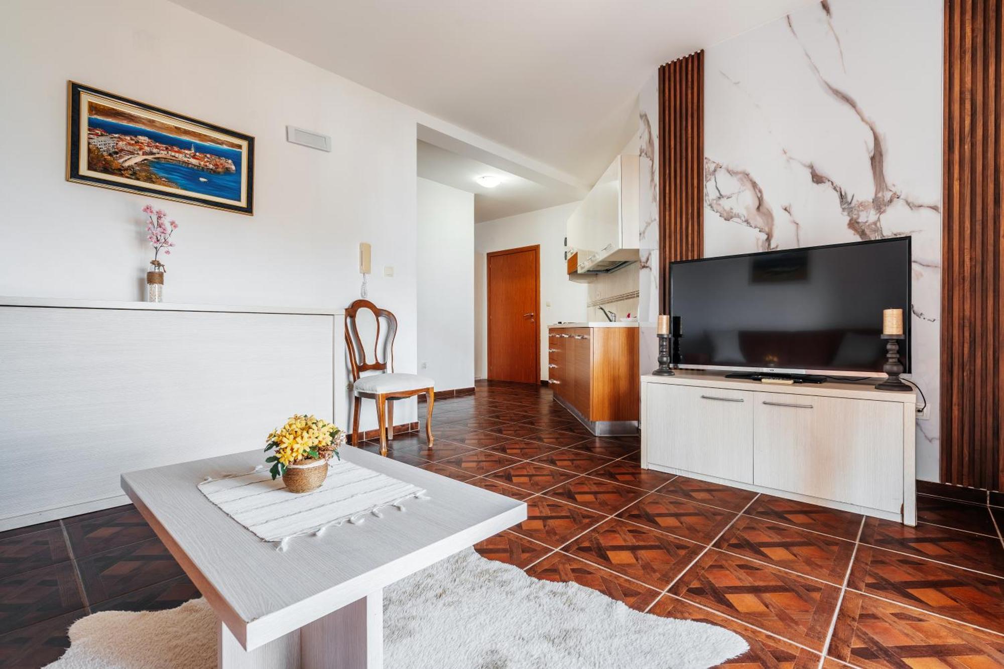 Radevic Apartment Budva